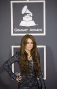 th_22427_Miley_Cyrus_3300_122_1046lo.jpg