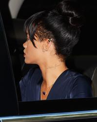 th_827013203_RihannaleavesherhotelinNewYorkCity6.7.2012_56_122_260lo.jpg