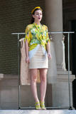 th_48863_Preppie_Leighton_Meester_filming_Gossip_Girl_in_Prospect_Park_in_Brooklyn_20_122_553lo.jpg