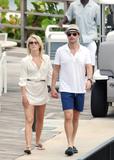 th_57830_celebrity_paradise.com_TheElder_JulianneHough2011_06_26_spendafunpackeddayinMiami19_122_57lo.jpg