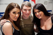 th_912084594_lucy_pinder_19_01_2011_with_kelly_hall_hot_shots_calendar_promo_las_vegas_3_6415_122_60lo.jpg