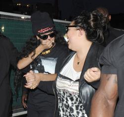 th_823506845_RihannaleavingJalouseNightclubinMayfairLondon9.7.2012_05_122_67lo.jpg